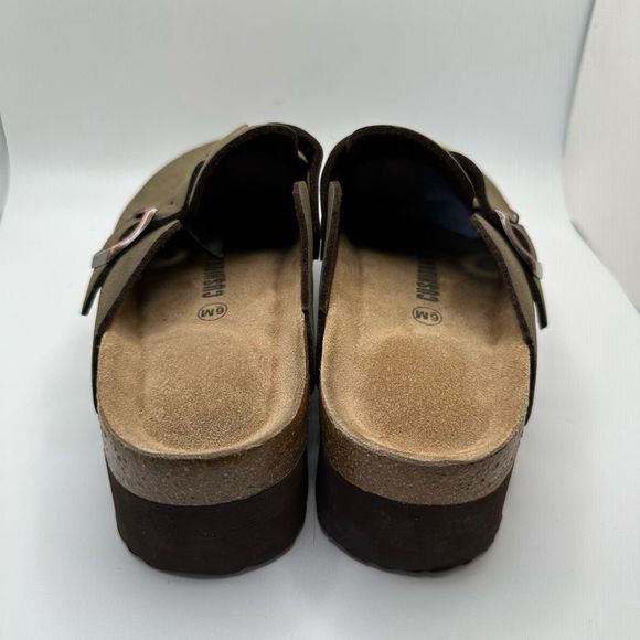 CUSHIONAIRE Women's Cork Footbed Platform Clog 6 OLIVE - Picture 4 of 7